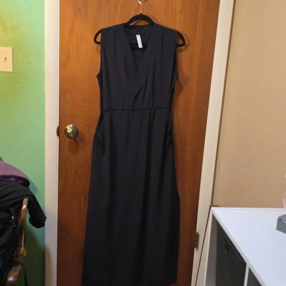 Athleta Dresses & Skirts - Athleta Black Dress S